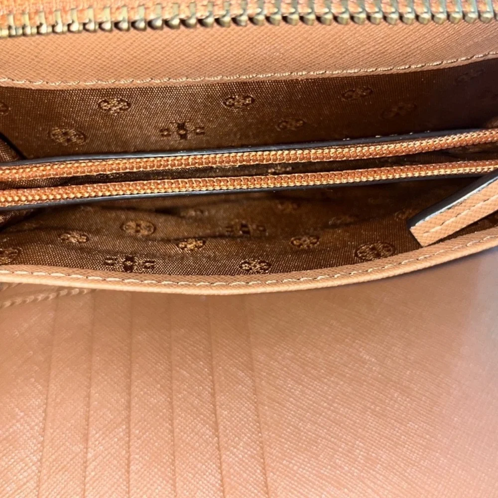 Tory Burch tory burch